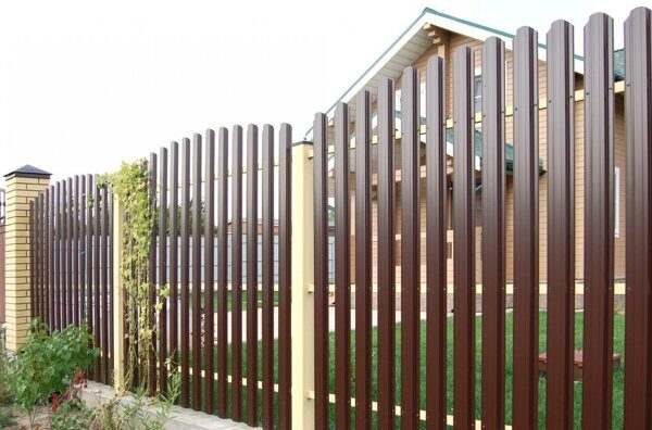 Евроштакетник Прямоугольный/фигурный край односторонний RAL